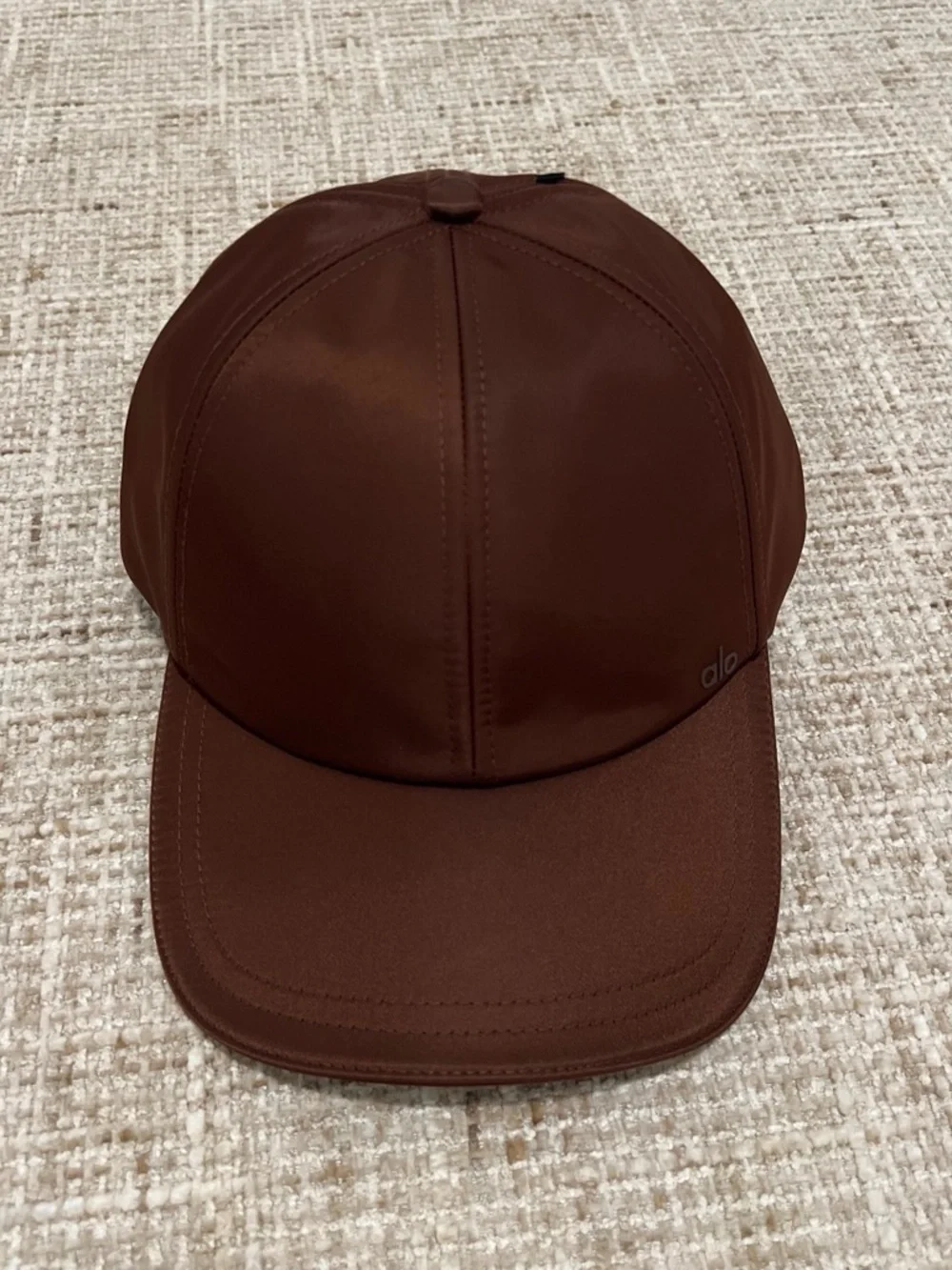 Alo yoga satin off duty cap